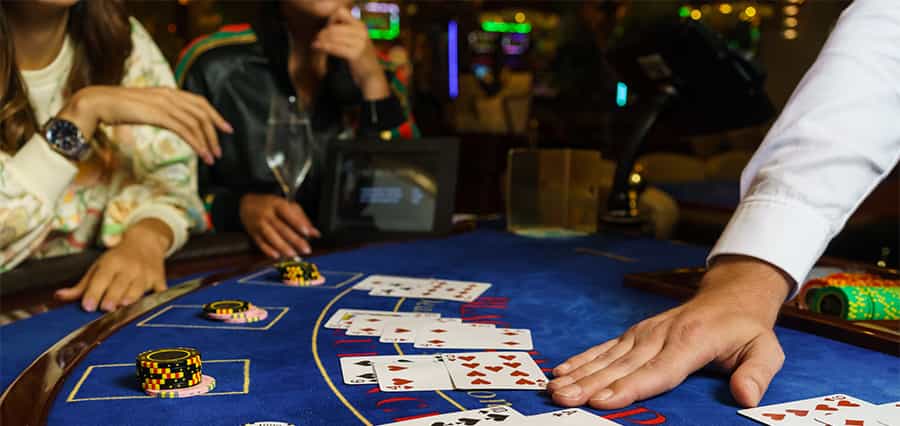 Are there any specific etiquette rules for playing video poker in casinos?