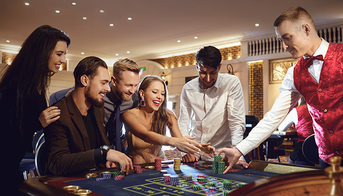 Casino Etiquette: Do's and Don'ts for a Smooth Experience