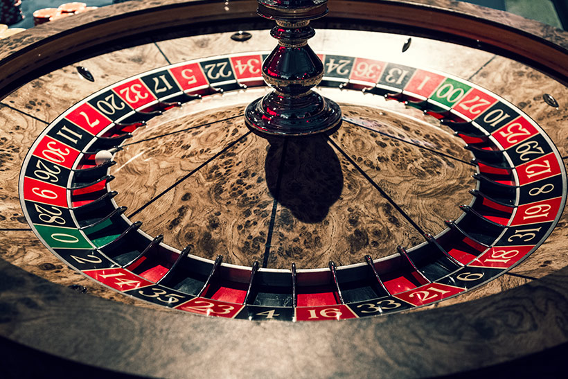 How do you handle the rhythm of a Roulette game?