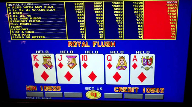 What are the odds of hitting a royal flush in video poker?